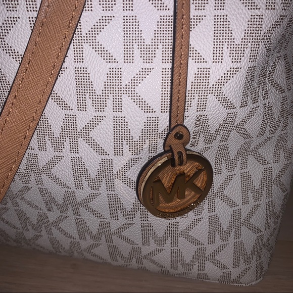 Michael Kors Medium Sized Tote | Used in great condition! - Picture 8 of 14